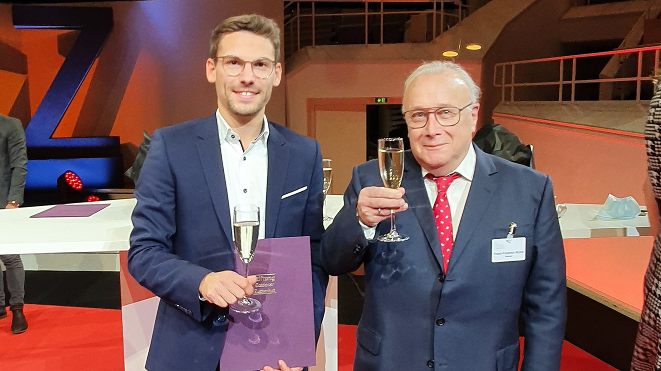 Preisträger Erik Eiberle und Franz-Friedrich Müller, Präsident des Verwaltungsrates der Markant AG, bei der Verleihung der Stiftung Goldener Zuckerhut in Berlin.